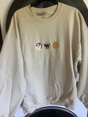 Gildan Beige Sweatshirt with Halloween Patch Trio